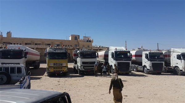 أمن شبوة يضبط 6 ناقلات نفطية تابعة لتاجر مطلوب بتهمة تهريب المشتقات للحوثيين