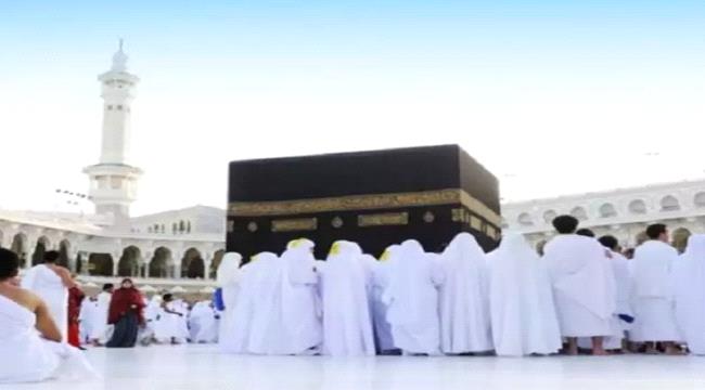 بعد نحو عام ونصف العام من عدم قبول حجاج ومعتمرين من الخارج .. : السعودية تستأنف العمرة برفع الطاقة الاستيعابية إلى مليوني معتمر شهرياً