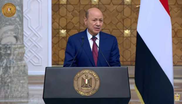 العليمي يقيل محافظ محافظة الجوف وقائد محورها ويعين بديلين لهما.. تفاصيل