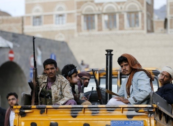 مسلحون حوثيون يقتحمون مدرسة في إب ويعتدون على المعلمين بسبب "عدم حضورهم فعالية المولد"