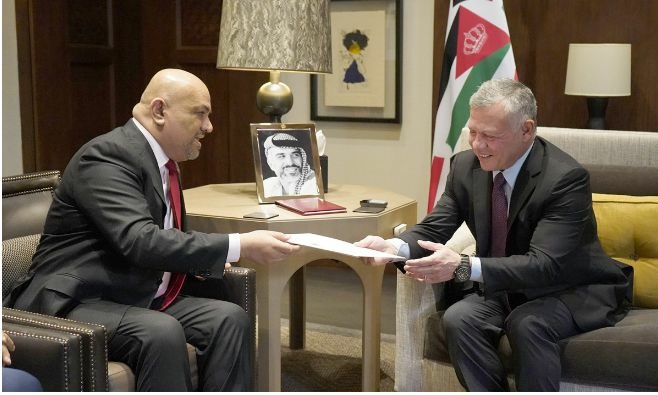 رئيس الجمهورية يبعث رسالة خطية لملك الأردن واليماني يسلمها 