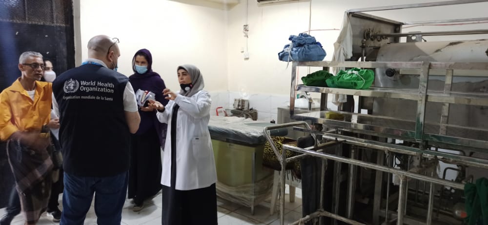 وفد رفيع من منظمة الصحة العالمية يزور مستشفى الصداقة في عدن 