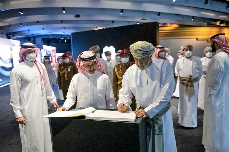 السعودية وعُمان تتفقان على التعاون “جديا” بالملف النووي والصاروخي الإيراني لتجنيب المنطقة كافة الأنشطة المزعزعة للاستقرار وتؤكدان العمل على إيجاد “حل سياسي شامل” للنزاع في اليمن