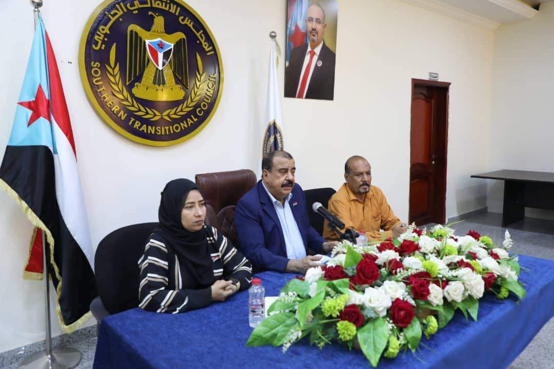 في إنتقاده لتصريحات رئيس الجمعية الوطنية بالإنتقالي .. : الوالي : تصريحات بن بريك كالعادة "قربعة في تنك"