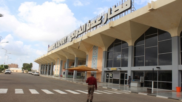عودة حركة الملاحة إلى مطار عدن الدولي بعد خلل فني أصاب المدرج