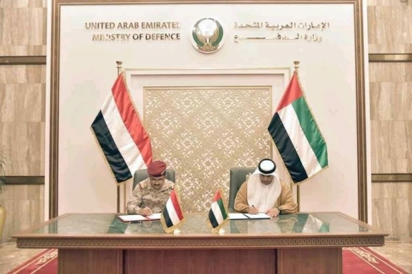 برلماني يمني يكشف عن الموقف الدستوري من توقيع وزير يمني اتفاقية عسكرية مع الجانب الإماراتي