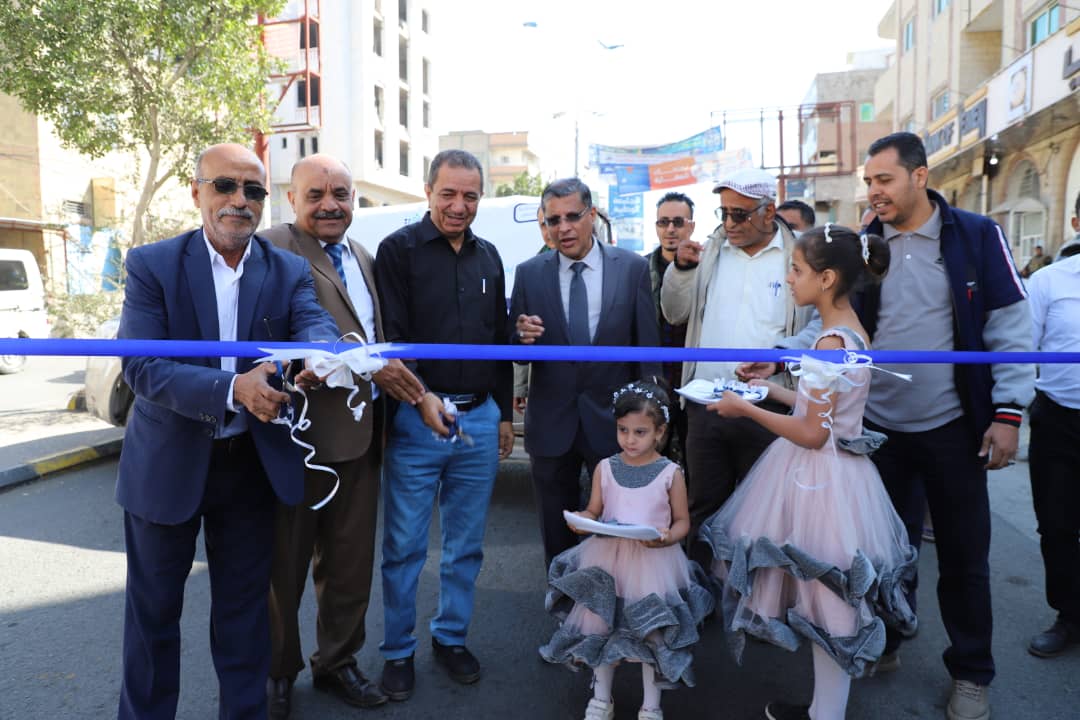تعز.. السلطة المحلية تدشن مشروع إنارة الشوارع الرئيسية بدعم من مؤسسة الشيخ حمود سعيد المخلافي