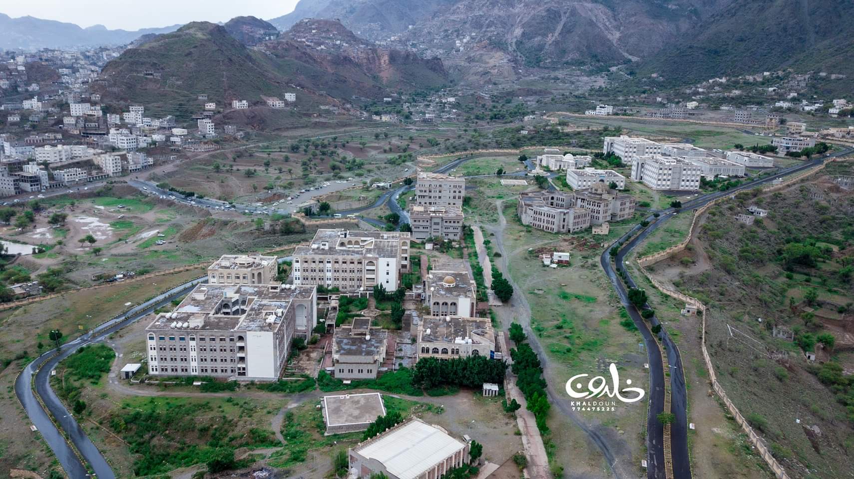 حملة توقيعات يدشنها طلبة جامعة تعز لرفع دعوى قضائية بسبب إيقاف الدراسة