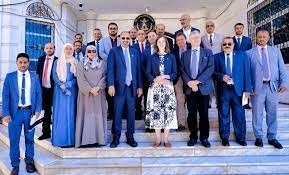 فيما الحراك والمقاومة يرفضون القبول بسفر رئيس المجلس الإنتقالي تحسبآ من القادم .. : عاجل / هيئة رئاسة المجلس توافق على طلب إستدعاء السعودية للزبيدي