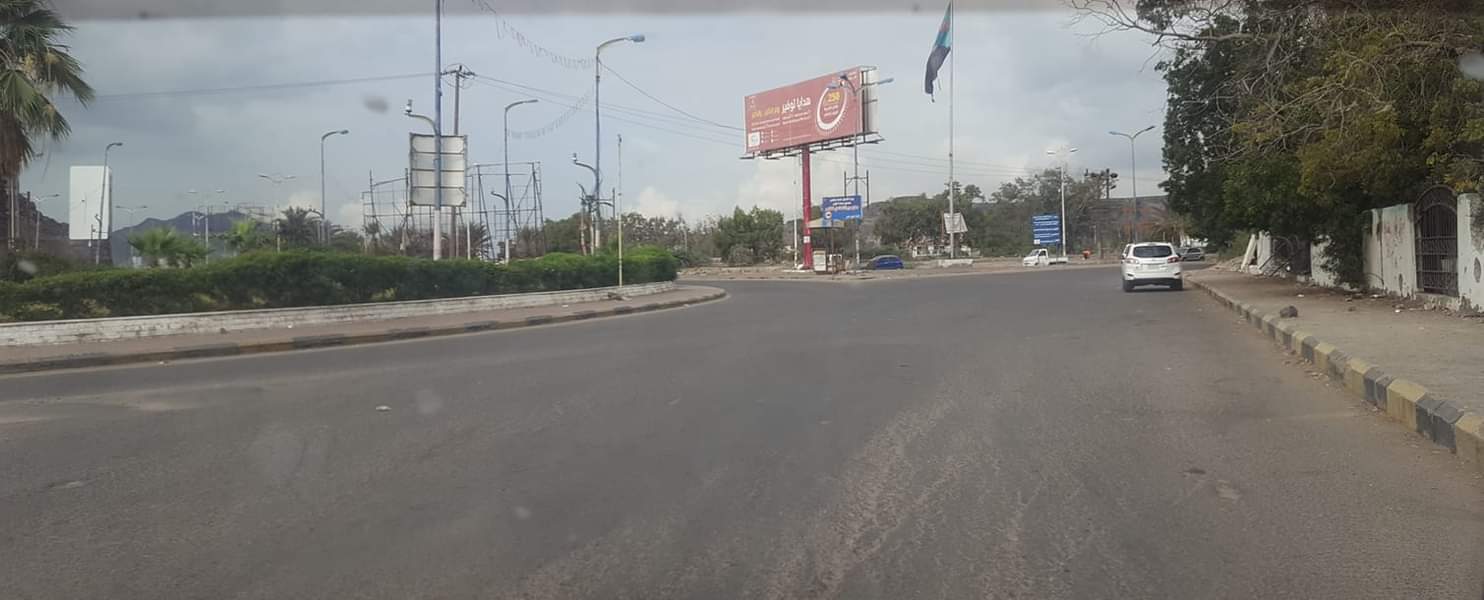 نعمان: بسبب رداءة المياه.. يطالب محافظ العاصمة عدن بتشكيل لجنة صحية 