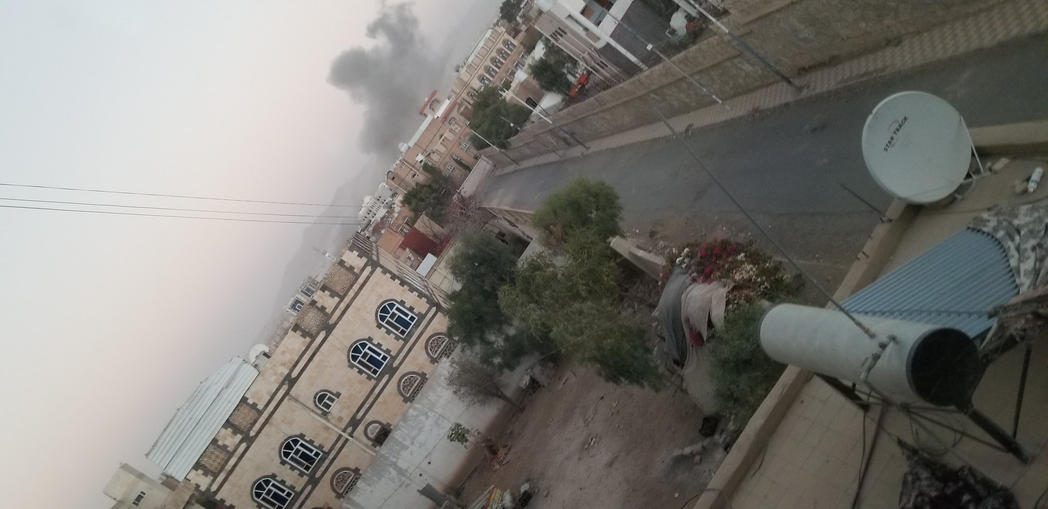 عاجل: الطيران السعودي يجدد قصف مبنى الاتصالات في العاصمة صنعاء