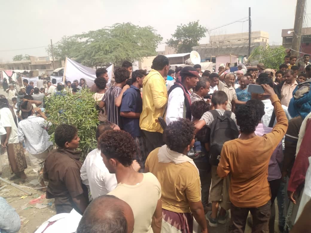 الحديدة.. وقفة احتجاجية لمجلس تهامة في حيس تنديدا بجرائم الحوثي ورفضا لستوكهولم