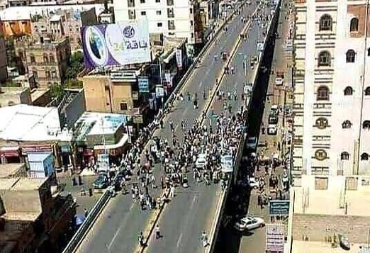 تفاصيل انتحار شاب شنقا في جسر كنتاكي وسط العاصمة صنعاء