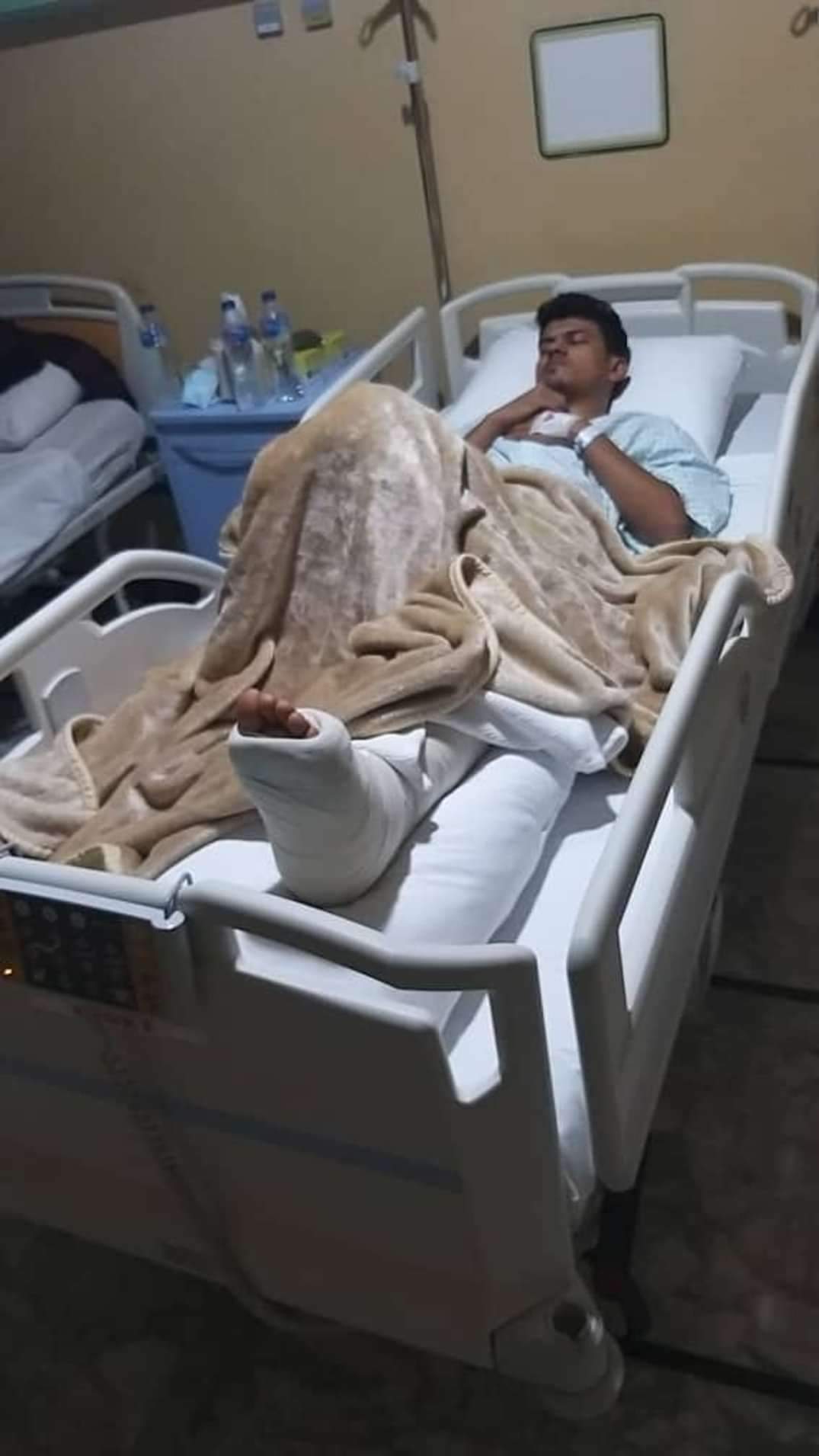 مدير عام مكتب رئيس صندوق صيانة الطرق يطمئن على صحة الزميل أيوب عامر