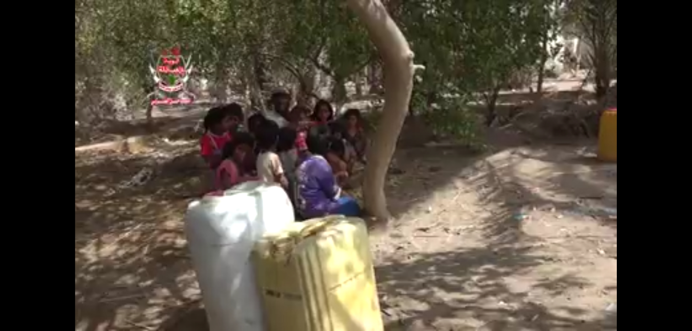 الحديده : مليشيات الحوثي تحرق منازل المواطنين في الجاح ونزوح جماعي للعائلات