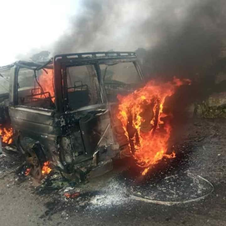 مصرع 3 عناصر وإصابة قائد الحزام الأمني في أبين جراء انفجار استهدف موكب "عبداللطيف السيد"