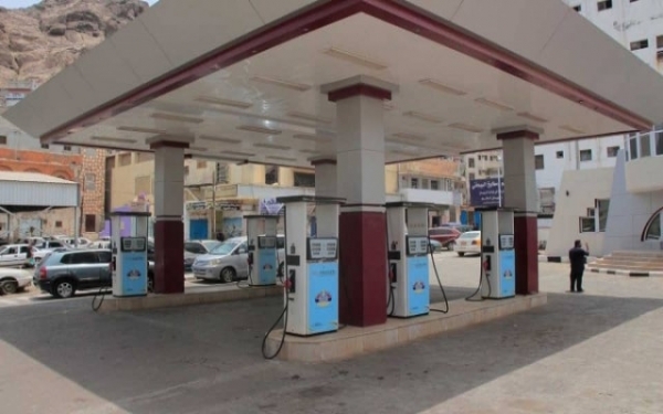 ارتفاع سعر البنزين عبء آخر يثقل حياة الشعب اليمني