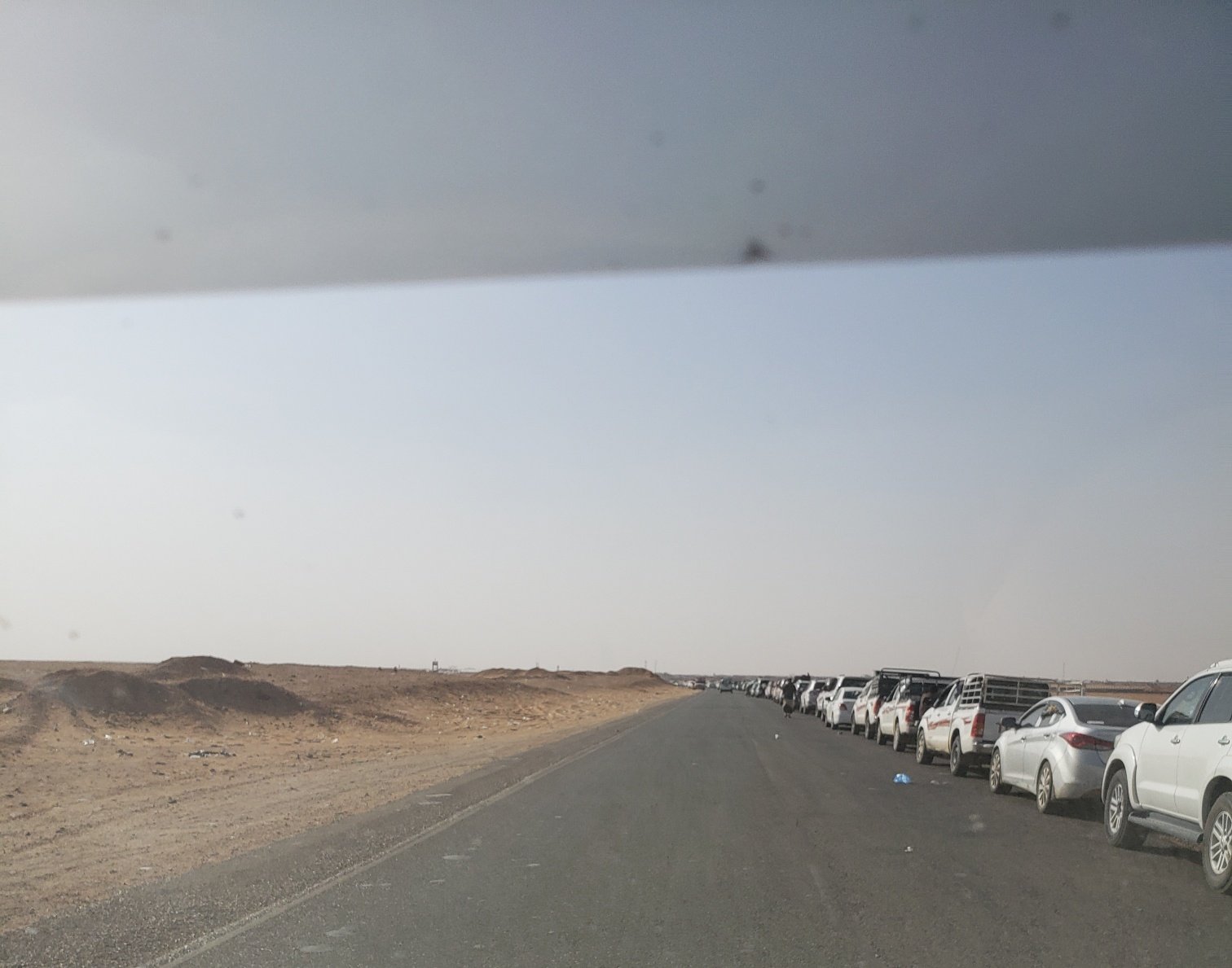 إيقاف الرحلات عبر منفذ الوديعة بعد تكدس العشرات من حافلات نقل المعتمرين اليمنيين