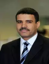 كتب عن خدعة الثنائيات .. : جميح : النخب تبيع الجمهور بثنائيات الوحدة أو الموت والاستقلال