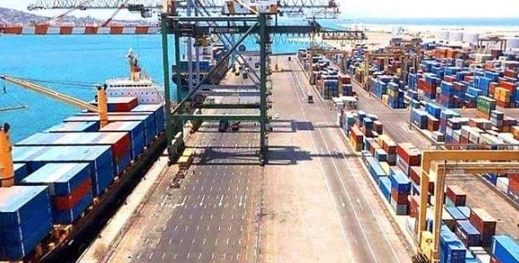 الحكومة تتمسك بتحريك الدولار الجمركي والقطاع الخاص يأمل حلا توافقيا