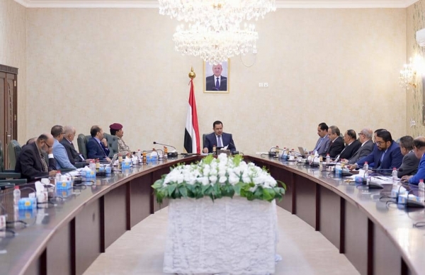 رئيس الوزراء يوجه برفع الجاهزية القتالية لاستكمال استعادة الدولة من جماعة الحوثي