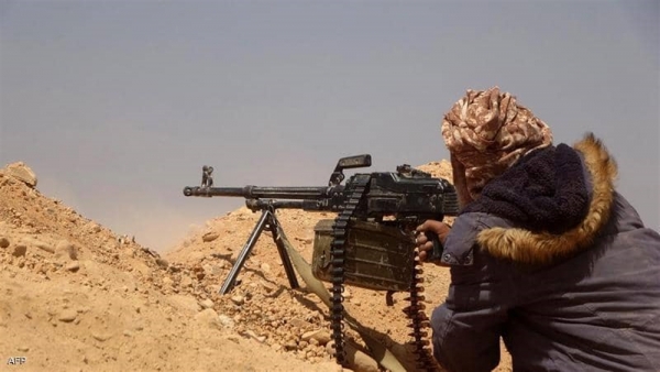 مواجهات عنيفة بين قوات الجيش والحوثيين في جبهة "الأقروض" جنوبي تعز