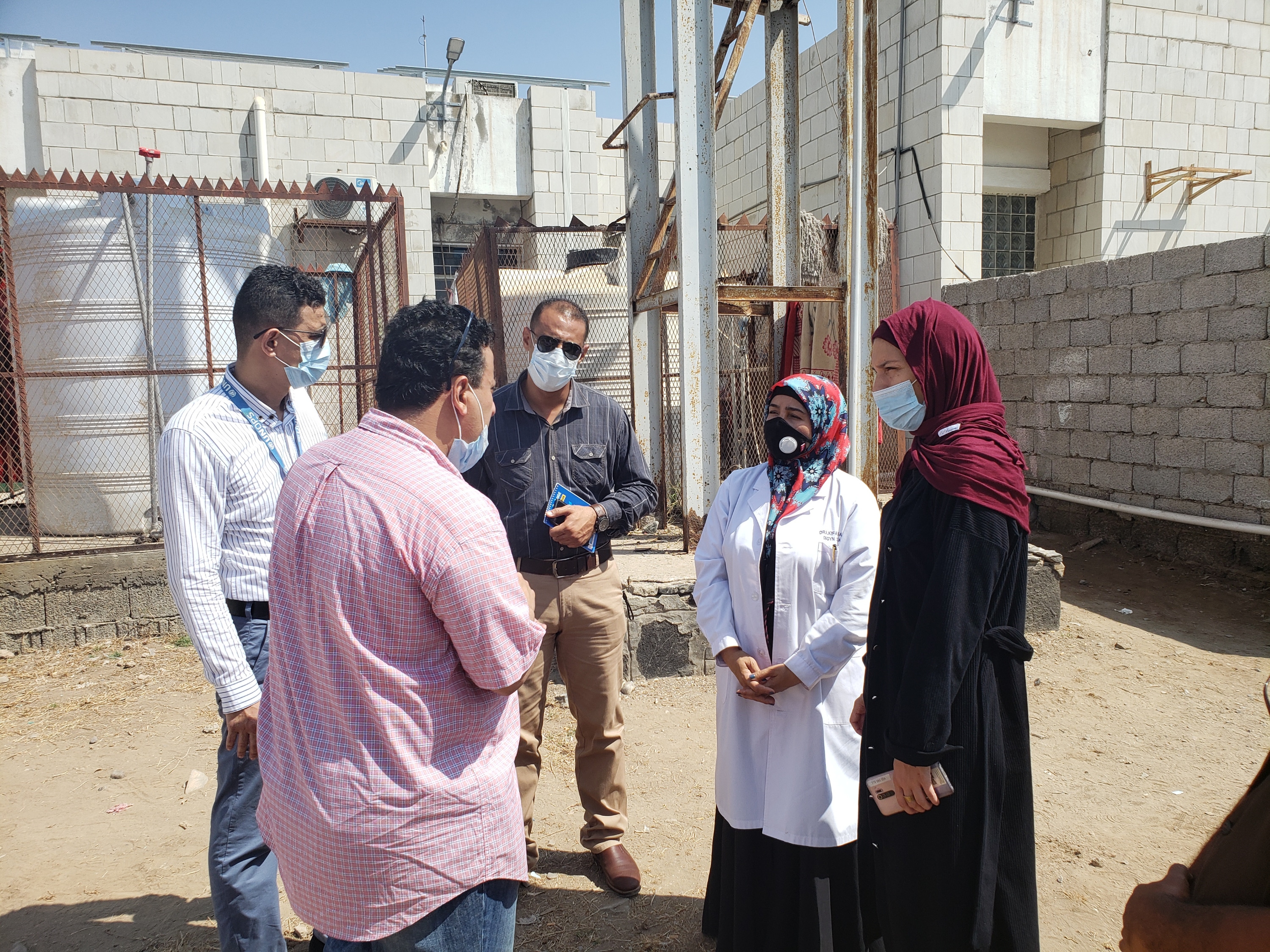 مستشار برامج المشاريع بمكتب الأمم المتحدة لخدمات المشاريع (UNOPS) يزور مستشفى الصداقة في عدن  