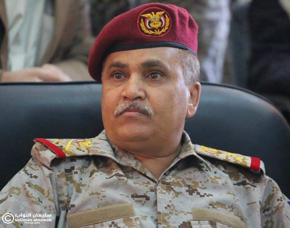 مفتش الجيش الوطني يكشف تفاصيل عدم انتظام رواتب منتسبي الجيش وعلاقة وزارة الدفاع بالإكراميات السعودية