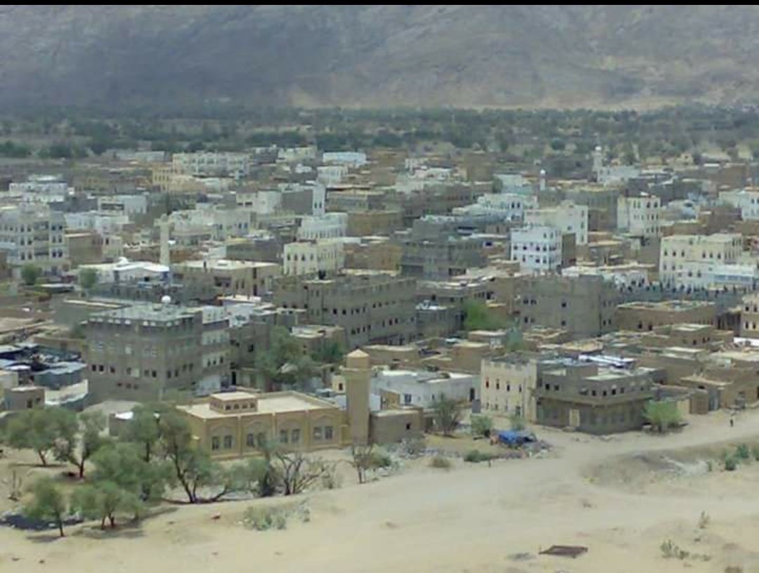 جماعة الحوثي تقصف بالصواريخ مدينة حريب جنوبي مأرب