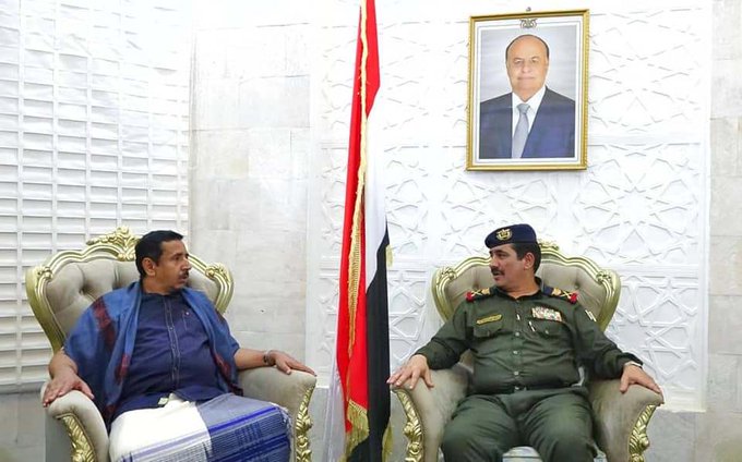 محافظ شبوة يطالب وزير الداخلية بإدراج "عصابة بلحارث" إلى قائمة المطلوبين