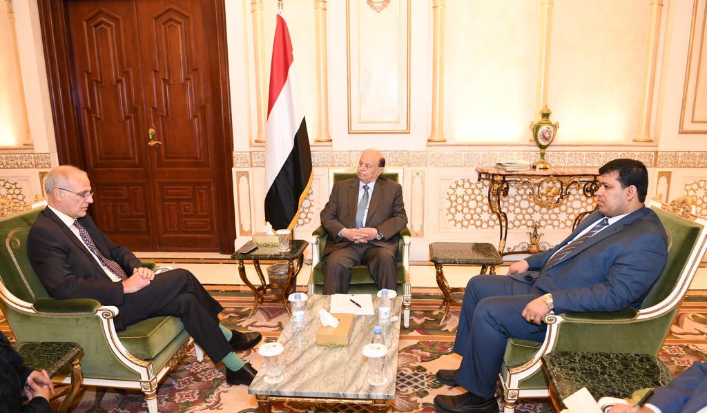 اهم مادار في لقاء اليوم بين رئيس الجمهورية والسفير البريطاني لدى اليمن  