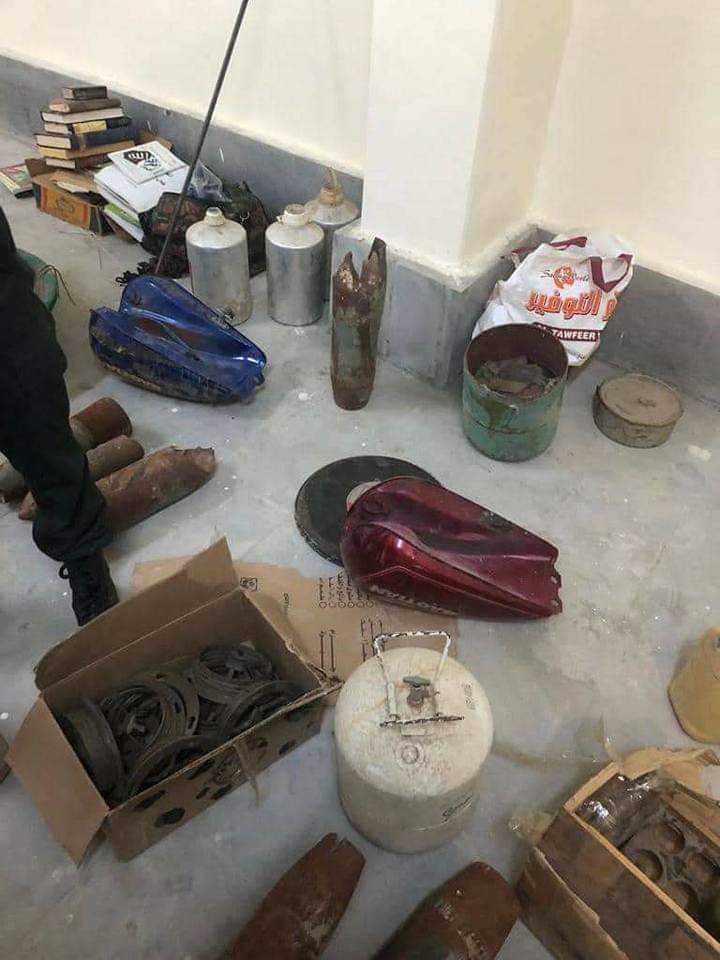 شرطة تعز تعثر على معمل صناعة متفجرات وعبوات ناسفة شرق المدينة(صور)*