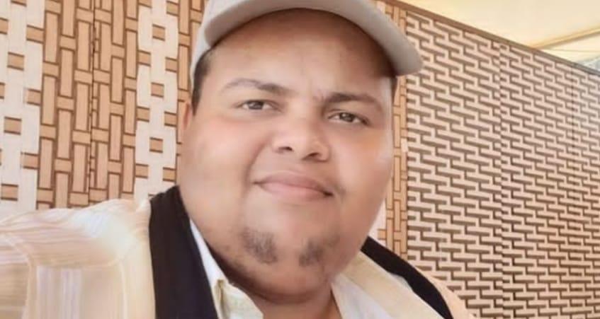 بعد الإفراج عنه.. شقيق الصحفي أحمد ماهر يكشف عن تعذيب وحشي تعرضا لهم في سجون مليشيا الانتقالي