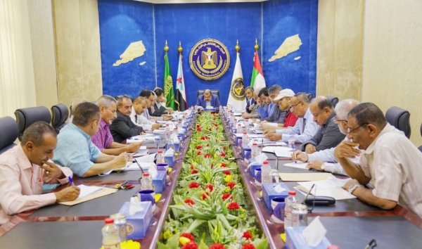 مليشيا الانتقالي تواصل التصعيد في حضرموت وتصف تحركات وزير الداخلية بـ"المشبوهة"