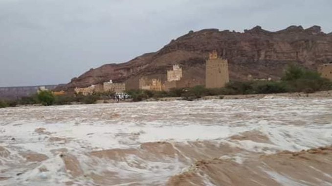 وفاة 7 أشخاص بينهم طفل وامرأة بسيول الأمطار في شبوة والمهرة