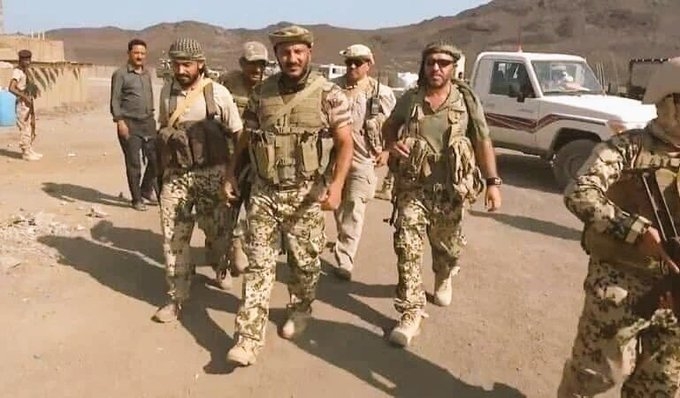 سيتم تحويلها الى احد معسكرات حراس الجمهورية في مدينة المخا .. : خروج آخر سرايا طارق عفاش من معسكر 31 مدرع في عدن
