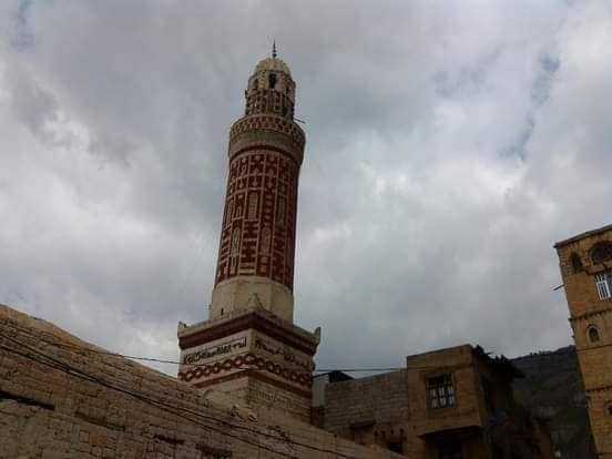 جماعة الحوثي تستولي على ابرز مساجد مدينة إب بقوة السلاح