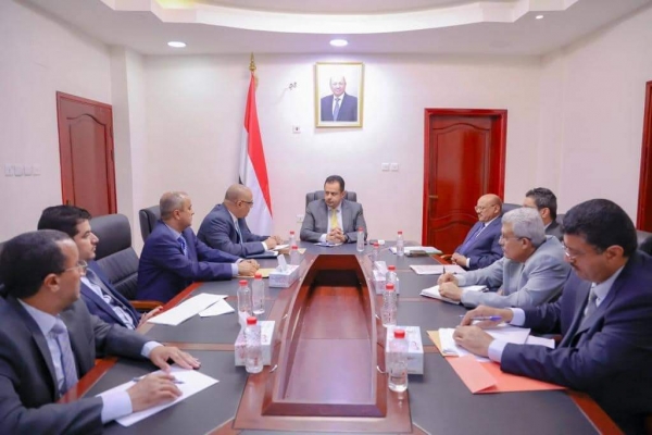 الحكومة اليمنية تبدأ بتنفيذ قرار مجلس الدفاع الوطني بتصنيف الحوثيين منظمة إرهابية