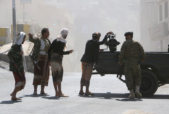 قوات الجيش تقطع خطا رئيسيا بين محافظتي تعز والحديدة بعد معارك عنيفة مع الحوثيين