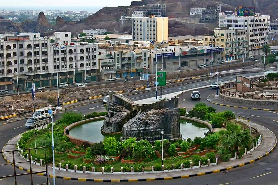دعوات في عدن لمقاطعة محال تجارية رفضت التخفيض بما يوازي تعافي العملة الوطنية