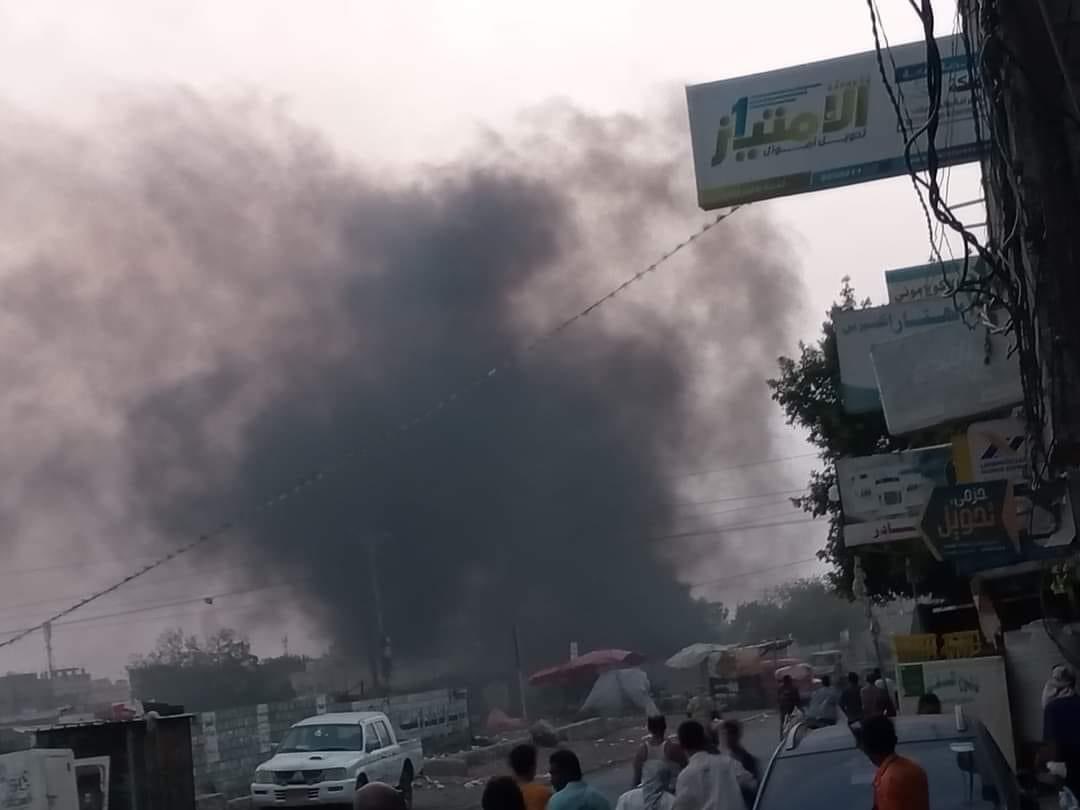 عاجل: الطيران السعودي يقصف مناطق داخل مدينة الحديدة غربي اليمن
