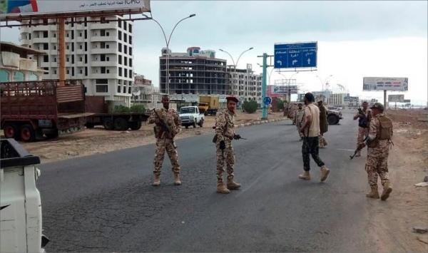 اشتباكات عنيفة بين أطقم عسكرية ومسلحين في مدينة عدن