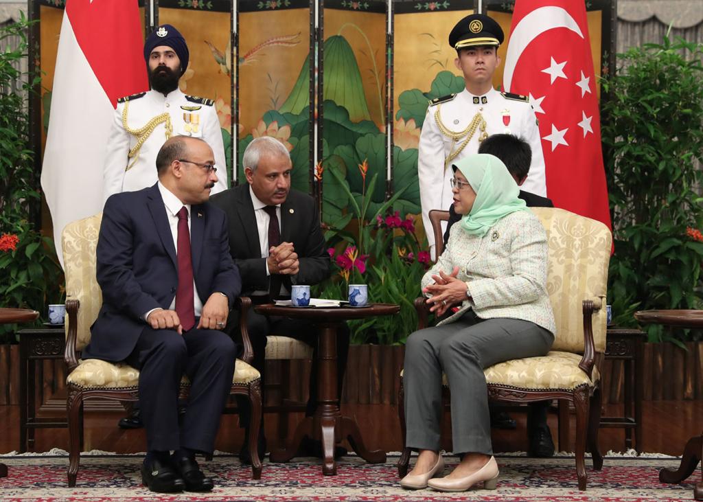 السفير الشميري يبحث مع الرئيسة يعقوب زيارة الرئيس هادي لسنغافورة