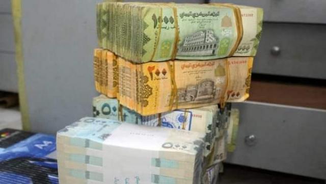 بدء صرف راتب شهر مارس لقوات الجيش في تعز عبر مصرف القطيبي