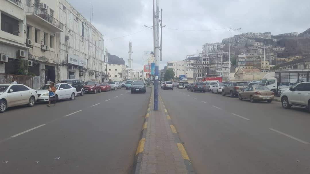 جمعية الصرافين في عدن  تتفاجئ بأسباب توقيف الصرافات 