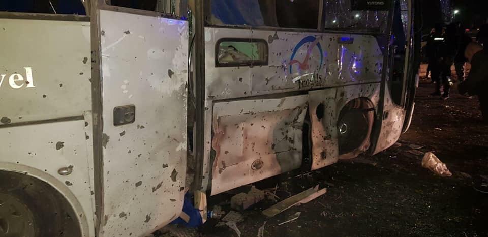 مصر.. 4 قتلى وجرح 12 في هجوم استهدف حافلة سياحية