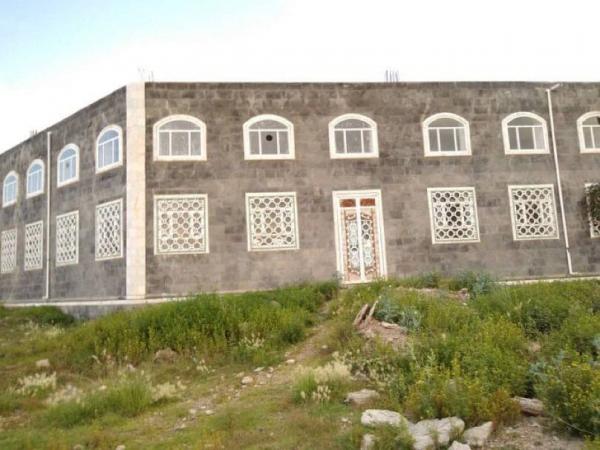 جماعة الحوثي تقتحم مساجدا للسلفيين في ذمار وتستولي عليه