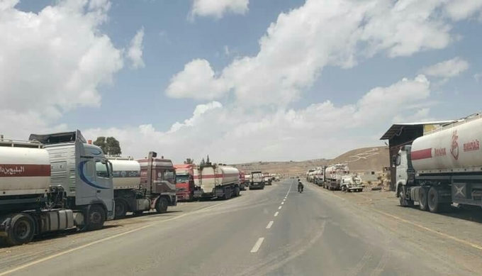 توجيهات حوثية بمنع دخول وخروج شاحنات الوقود من وإلى مناطق سيطرتها.. لإنعاش السوق السوداء