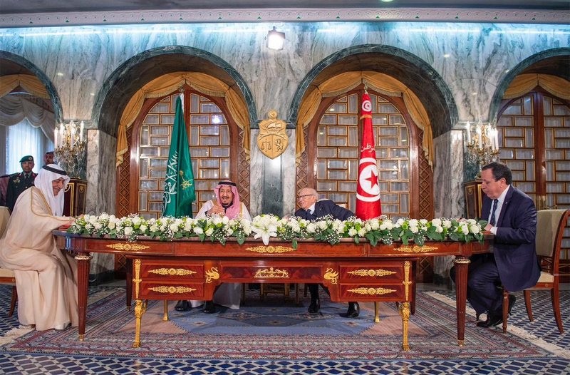 حضور لافت للسياسة السعودية.. مشروعات واتفاقيات تسبق قمة تونس وتشديد على عروبة الجولان