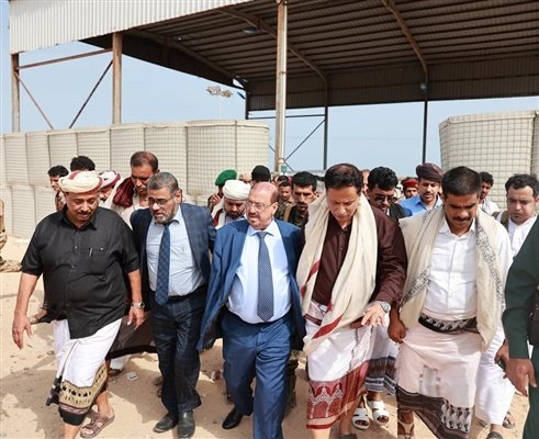 بعد تهديد الانتقالي.. البركاني  في المهرة للبحث عن مكان آمن لعقد جلسات البرلمان